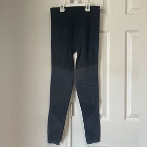 Spanx leggings size medium